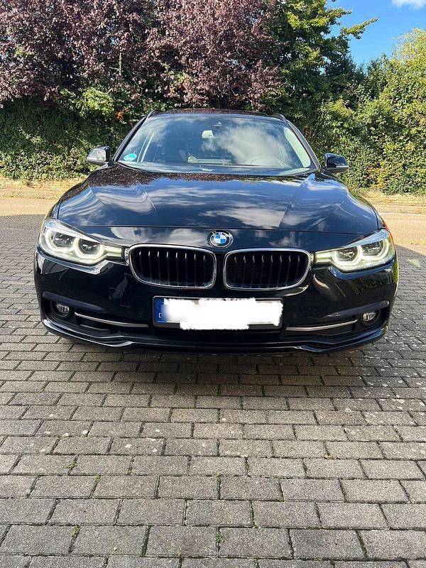Schwarz Gebraucht 2019 BMW 318 Kombi | 12.000 € (Guter Preis) - Bild 1/4