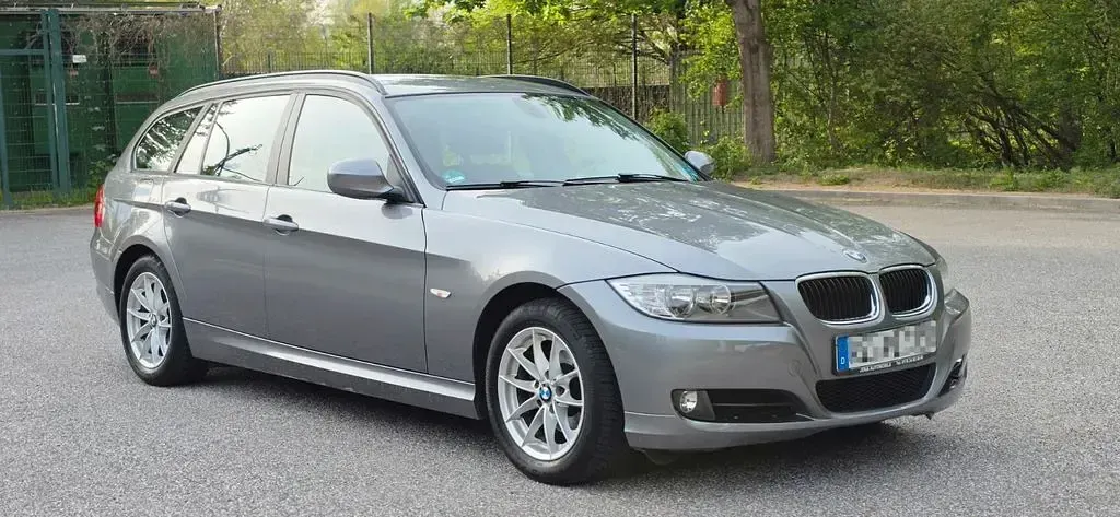 Używany BMW 318 143 KM (105 kW) 2012 Szary Kombi