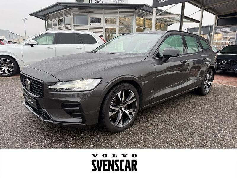 Grau Gebraucht 2022 Volvo V60 Plus Kombi | 33.990 € (Fairer Preis) - Bild 1/4