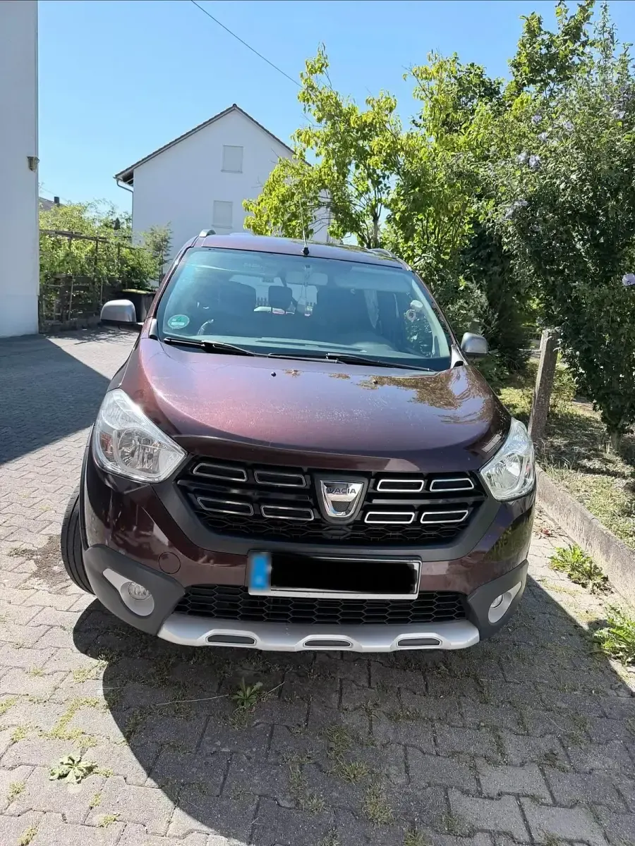 Gebraucht Dacia Lodgy Stepway 116 PS (85 kW) 2017 Braun Van / Kleinbus