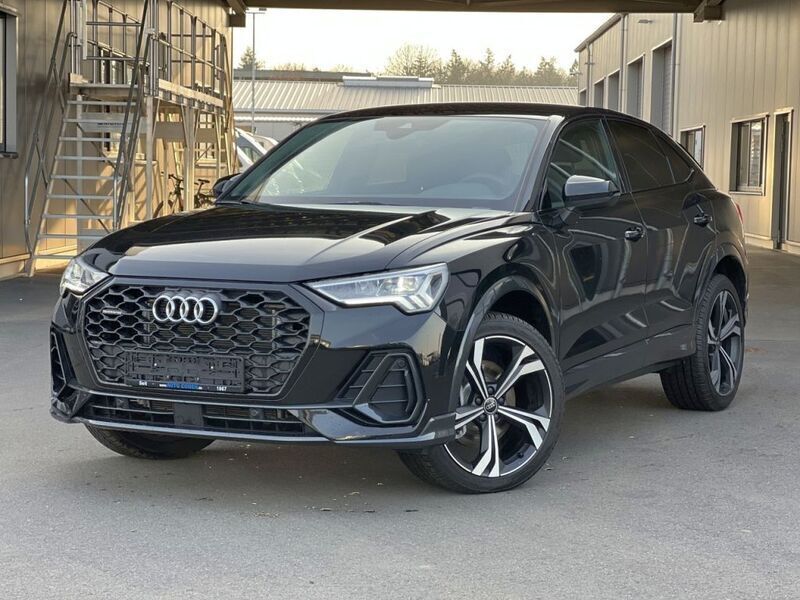 Mythosschwarz (metallic) Gebraucht 2023 Audi Q3 Sportback SUV | 48.880 € (Teuer) - Bild 1/4