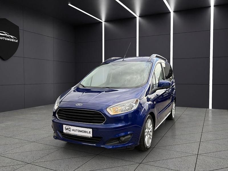 Blau Gebraucht 2017 Ford Tourneo Courier Titanium Van / Kleinbus | 10.499 € (Superpreis) - Bild 1/4