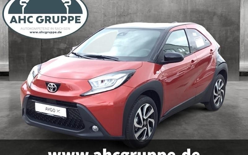 Gebraucht Toyota Aygo X Basis 72 PS (52 kW) 2025 Rot SUV