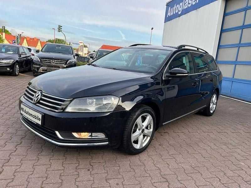 Schwarz Gebraucht 2012 VW Passat Comfortline Kombi | 6.900 € (Fairer Preis) - Bild 1/4