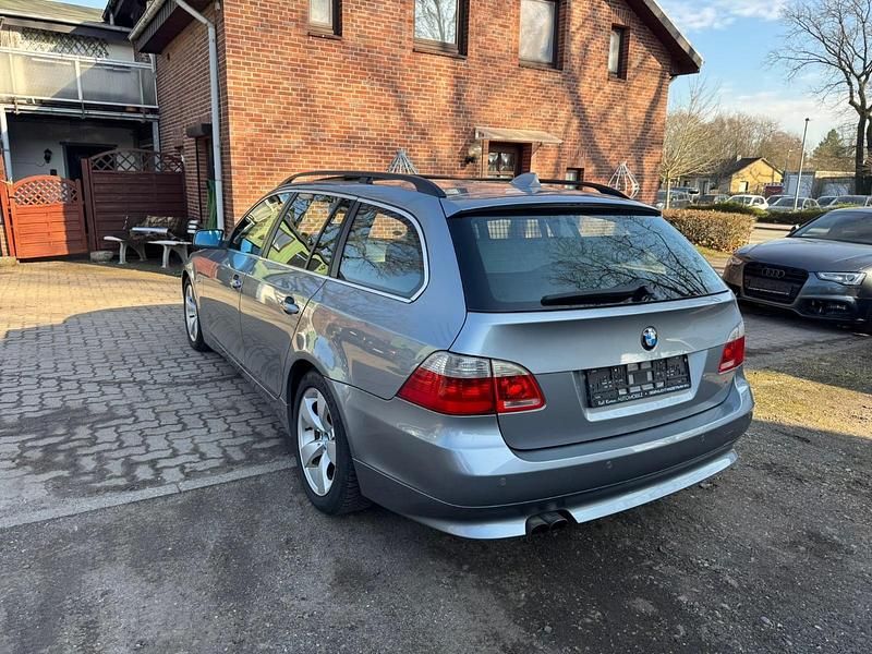 Gebraucht BMW 523 176 PS (129 kW) 2007 Grau Kombi