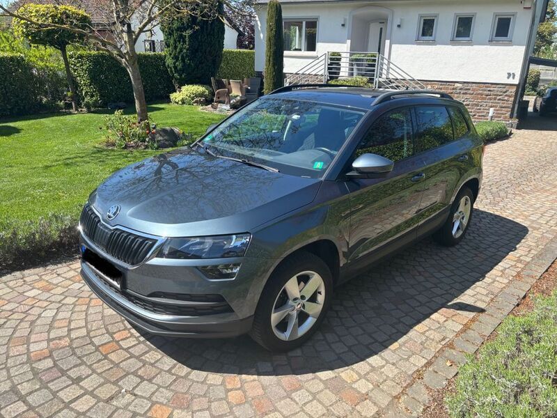 Grau Gebraucht 2019 Skoda Karoq SUV | 20.400 € (Guter Preis) - Bild 1/4