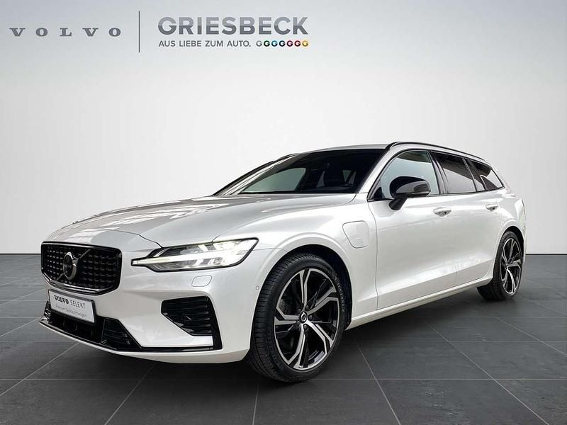 Crystal white pearl / metallic Gebraucht 2022 Volvo V60 Ultimate Kombi | 39.990 € (Fairer Preis) - Bild 1/3