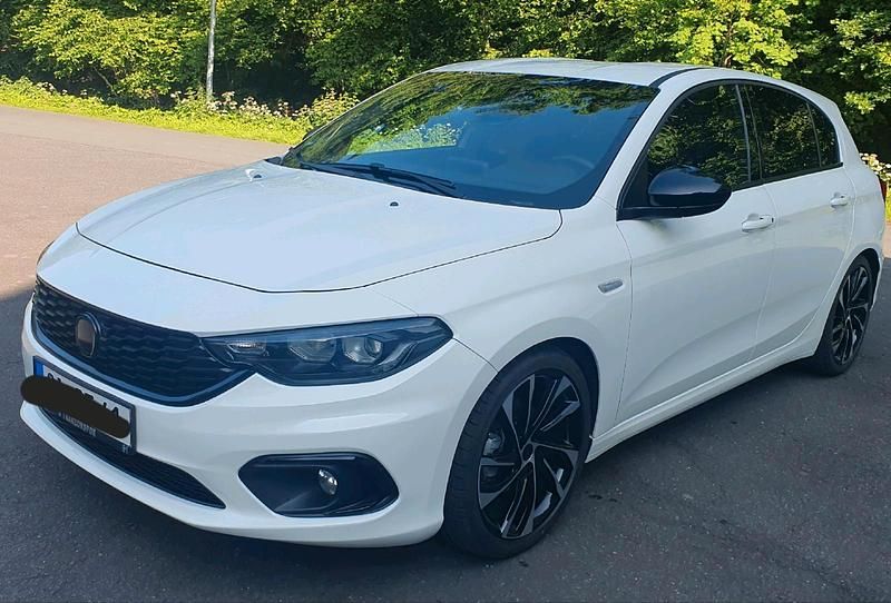 Gebraucht Fiat Tipo S 120 PS (88 kW) 2019 Weiß Kleinwagen