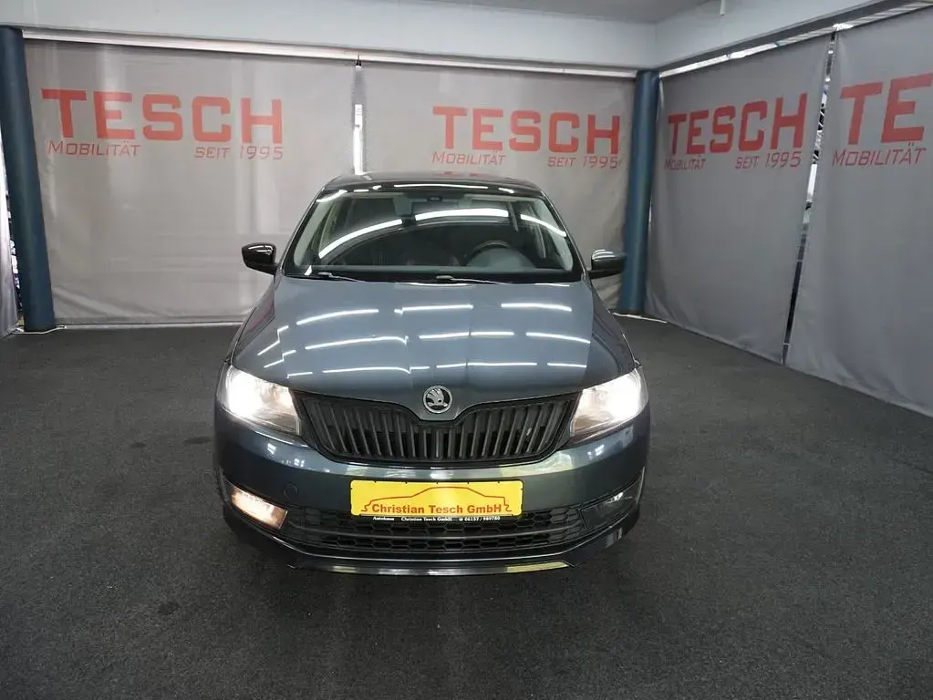 Gebraucht Skoda Rapid Ambition 105 PS (77 kW) 2015 Grau Kleinwagen