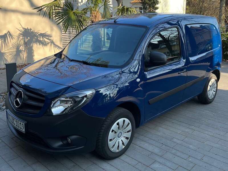 Blau Gebraucht 2019 Mercedes Citan 112 Van | 12.990 € (Guter Preis) - Bild 1/4