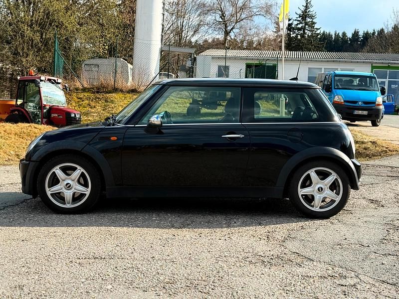 Gebraucht Mini ONE 90 PS (66 kW) 2004 Schwarz Kleinwagen