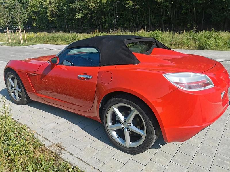 Gebraucht Opel GT 264 PS (194 kW) 2009 Rot Cabrio