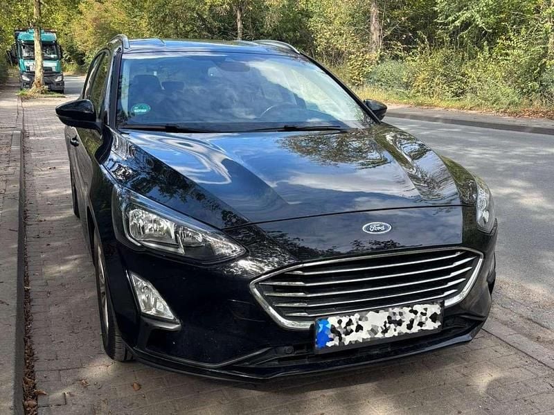 Gebraucht Ford Focus Titanium 120 PS (88 kW) 2019 Schwarz Kombi
