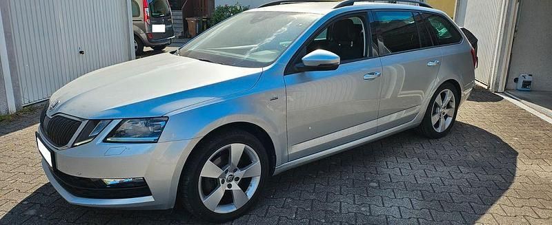 Silber Gebraucht 2018 Skoda Octavia Clever Kombi | 17.549 € (Fairer Preis) - Bild 1/4