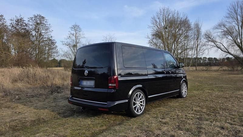 Second-hand VW Multivan 179 CP (131 kW) 2014 Negru Monovolum