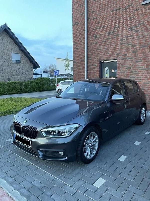Gebraucht BMW 118 Advantage 136 PS (100 kW) 2017 Grau Kleinwagen