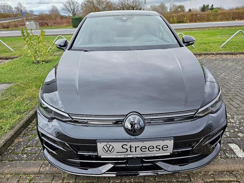 Gebraucht VW Golf VIII R 333 PS (244 kW) 2025 Schwarz Limousine