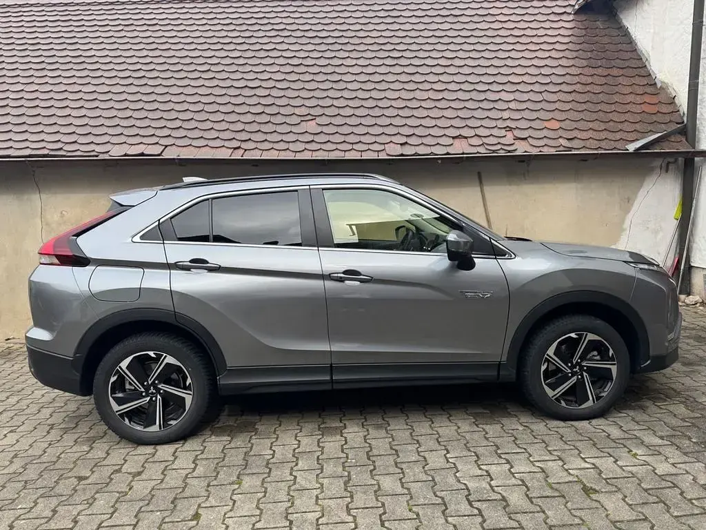 Gebraucht Mitsubishi Eclipse Cross Basis 188 PS (138 kW) 2021 Grau SUV