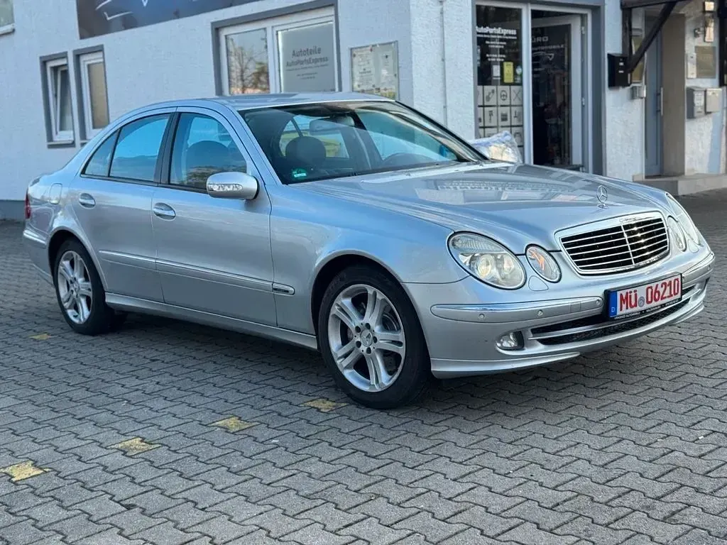 Używany Mercedes E280 Avantgarde 231 KM (169 kW) 2005 Srebrny Sedan/Limuzyna