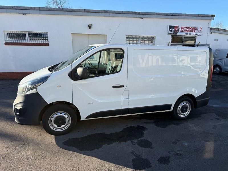Gebraucht Opel Vivaro 116 PS (85 kW) 2015 Weiß Van / Kleinbus