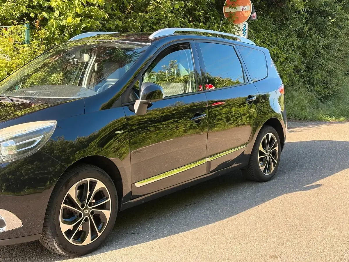 Gebraucht Renault Scénic III Bose Edition 132 PS (97 kW) 2015 Schwarz Van / Kleinbus