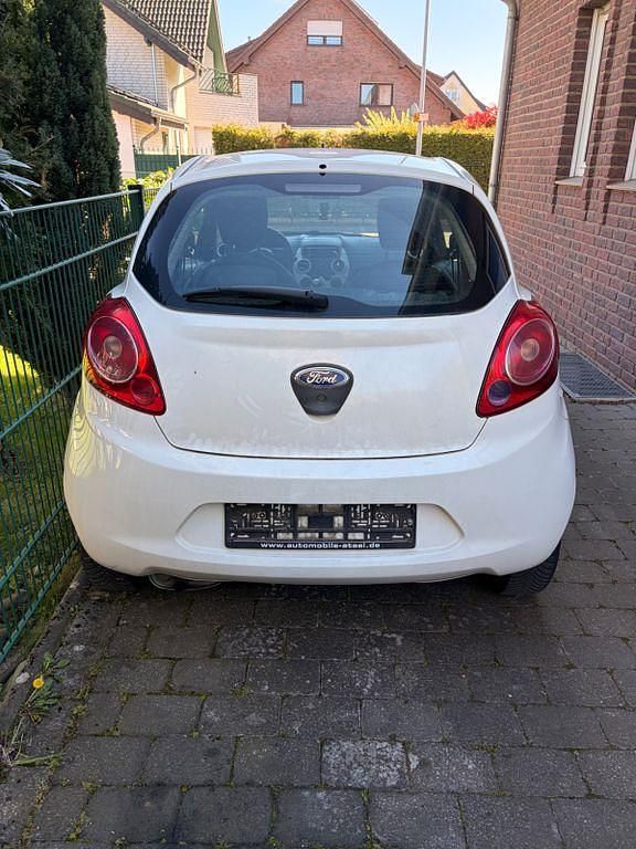 Gebraucht Ford Ka 69 PS (50 kW) 2013 Weiß Kleinwagen