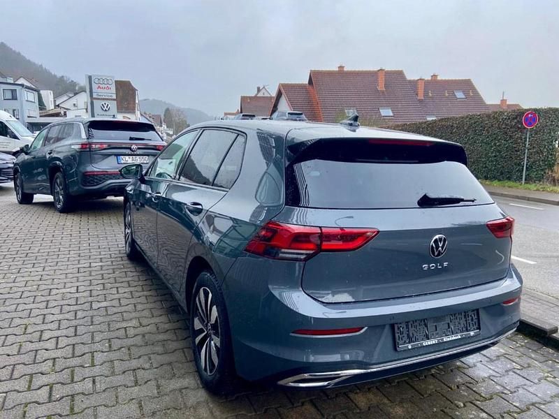 Gebraucht VW Golf VIII Move 131 PS (96 kW) 2023 Grau Limousine