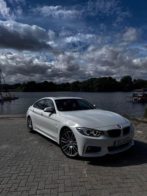 Weiß Gebraucht 2016 BMW 420 Gran Coupé Advantage Coupé | 22.500 € - Bild 1/4