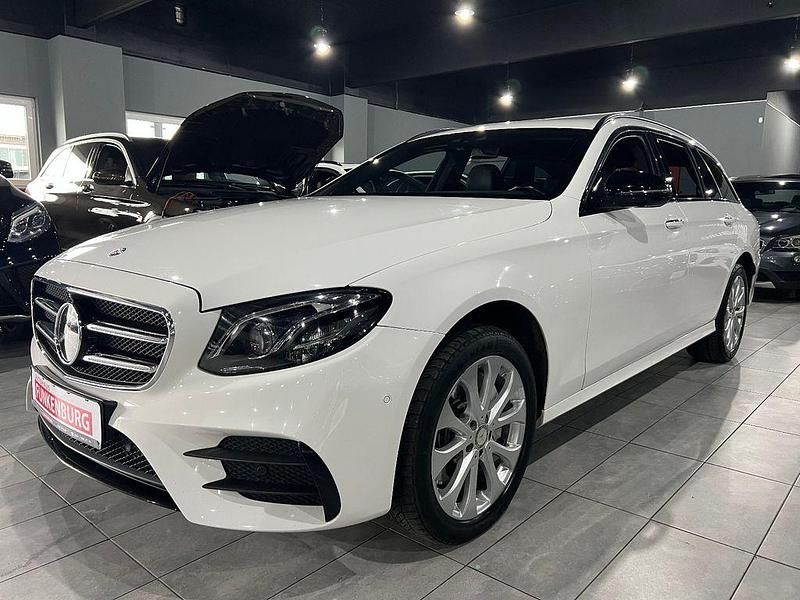 Gebraucht Mercedes E220 AMG 194 PS (142 kW) 2016 Weiß Limousine