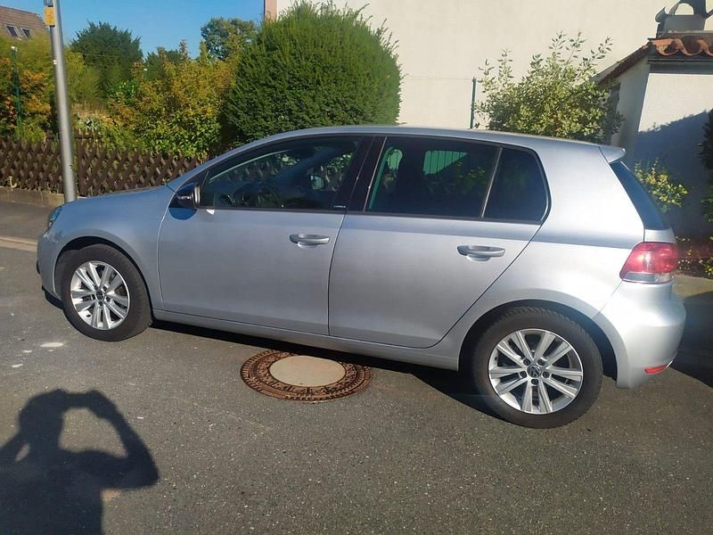 Silber Gebraucht 2011 VW Golf VI Style Kleinwagen | 5.300 € (Fairer Preis) - Bild 1/4