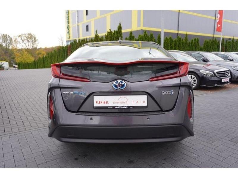 Gebraucht Toyota Prius 122 PS (89 kW) 2019 Grau (metallic) Kleinwagen
