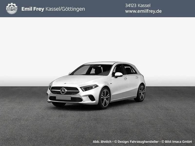 Polarweiß Gebraucht 2020 Mercedes A250 Style Limousine | 22.910 € (Fairer Preis) - Bild 1/4
