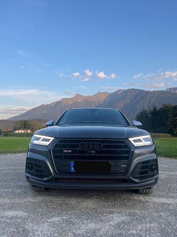 Grau Gebraucht 2020 Audi SQ5 Ambiente SUV | 42.000 € (Etwas zu teuer) - Bild 1/4