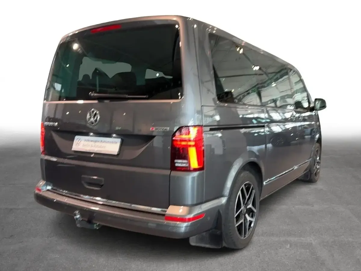 Gebraucht VW Multivan Highline 204 PS (150 kW) 2022 Indiumgrau metallic Van / Kleinbus