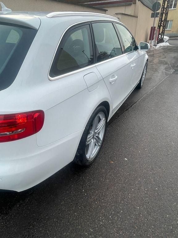 Gebraucht Audi A4 170 PS (125 kW) 2010 Weiß Kombi