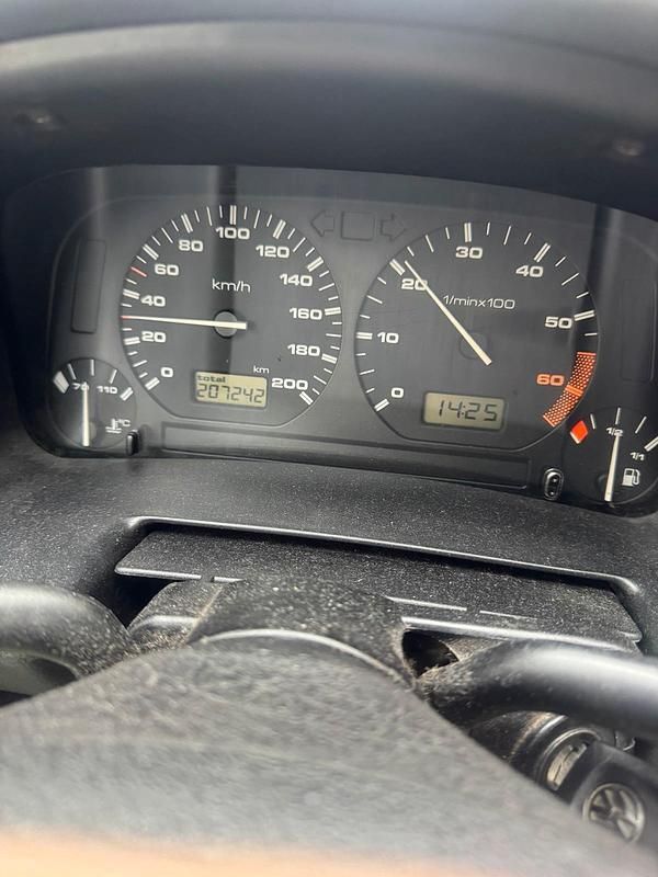 Grün Gebraucht 1995 VW Polo Kleinwagen | 449 € - Bild 1/4