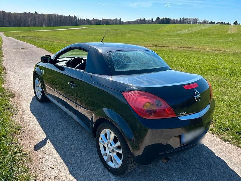Gebraucht Opel Tigra 95 PS (69 kW) 2005 Schwarz Cabrio