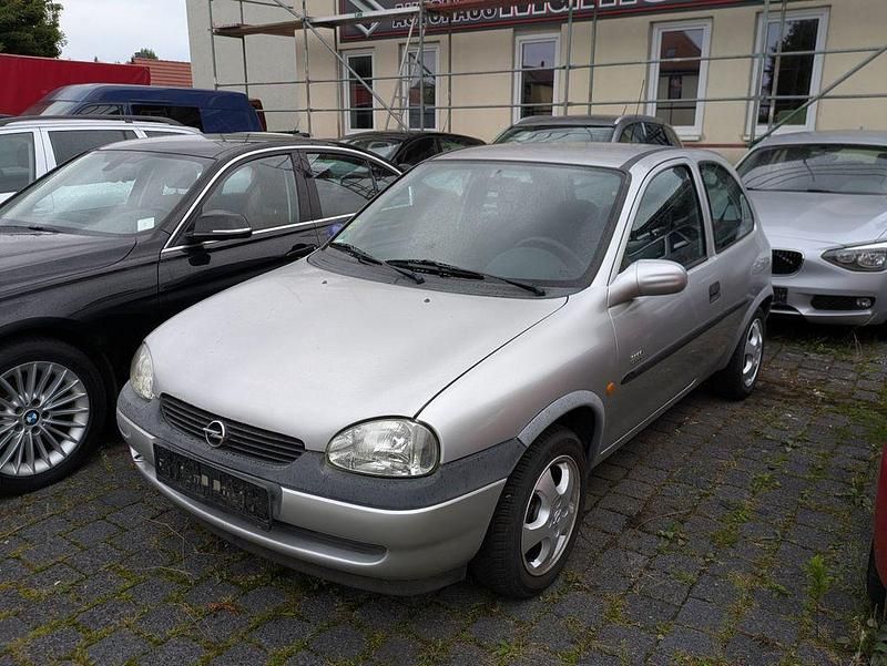 Silber Gebraucht 2000 Opel Corsa Edition Kleinwagen | 599 € (Guter Preis) - Bild 1/4