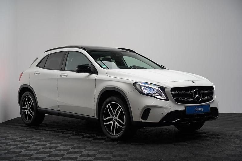 Usata Mercedes GLA200 AMG 156 CV (114 kW) 2018 Bianco SUV