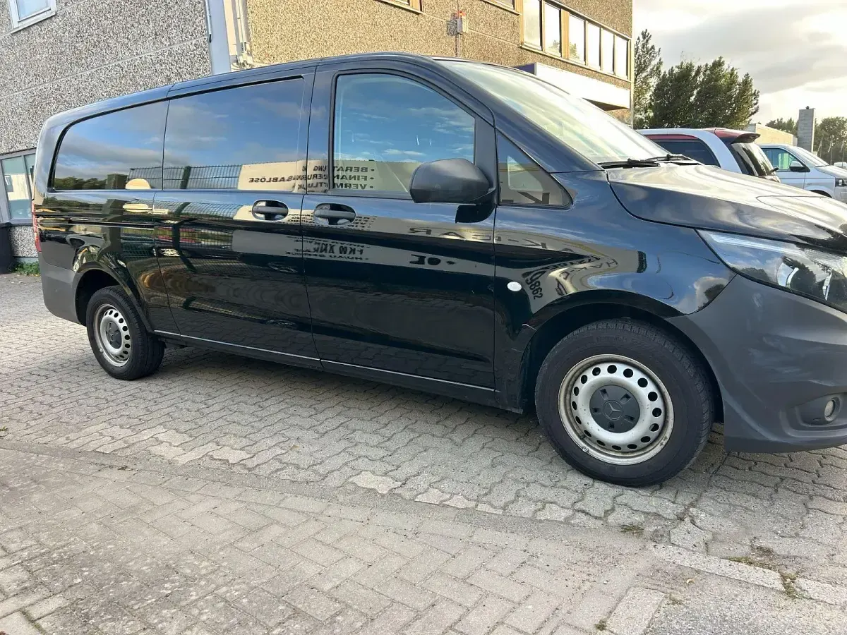 Gebraucht Mercedes Vito 163 PS (119 kW) 2021 Schwarz Van