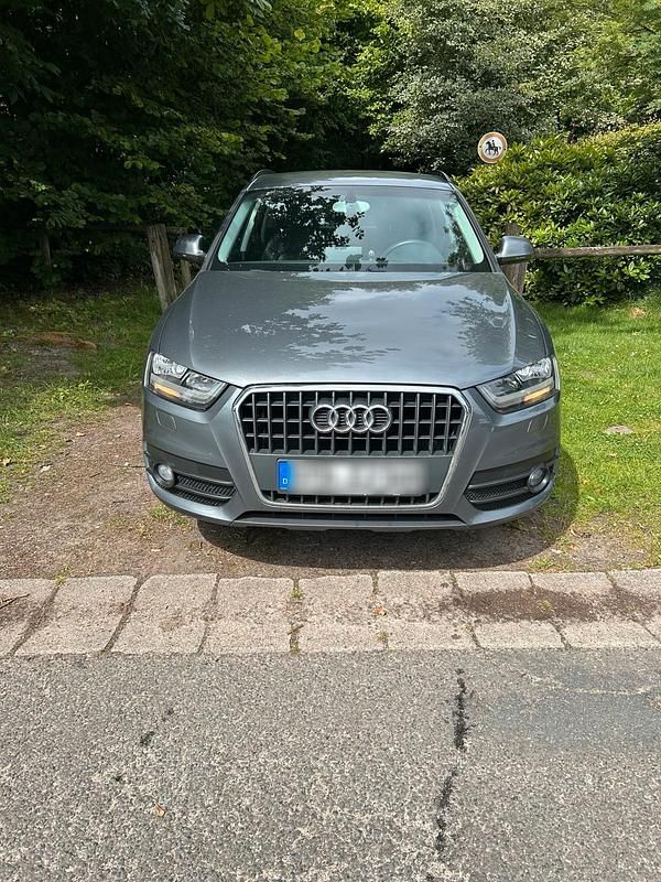 Grau Gebraucht 2014 Audi Q3 SUV | 10.999 € (Superpreis) - Bild 1/4
