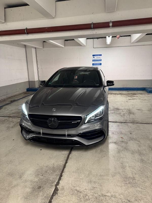 Grau Gebraucht 2018 Mercedes CLA45 AMG AMG Coupé | 35.999 € (Fairer Preis) - Bild 1/4