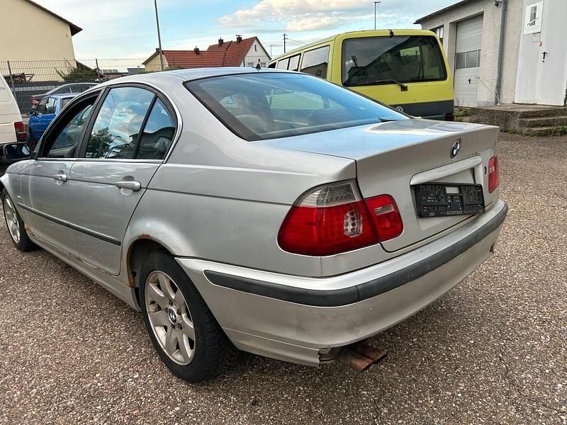 Gebraucht BMW 320 150 PS (110 kW) 1999 Silber Limousine