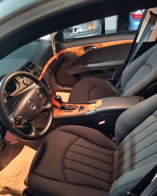 Silber Gebraucht 2007 Mercedes E200 Elegance Kombi | 5.900 € (Etwas zu teuer) - Bild 1/4