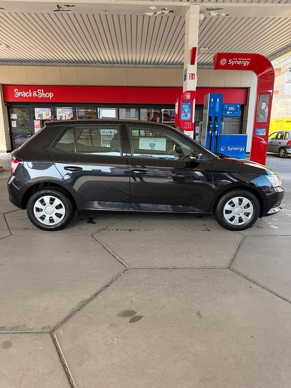 Second-hand Skoda Fabia 60 CP (44 kW) 2017 Negru Hatchback
