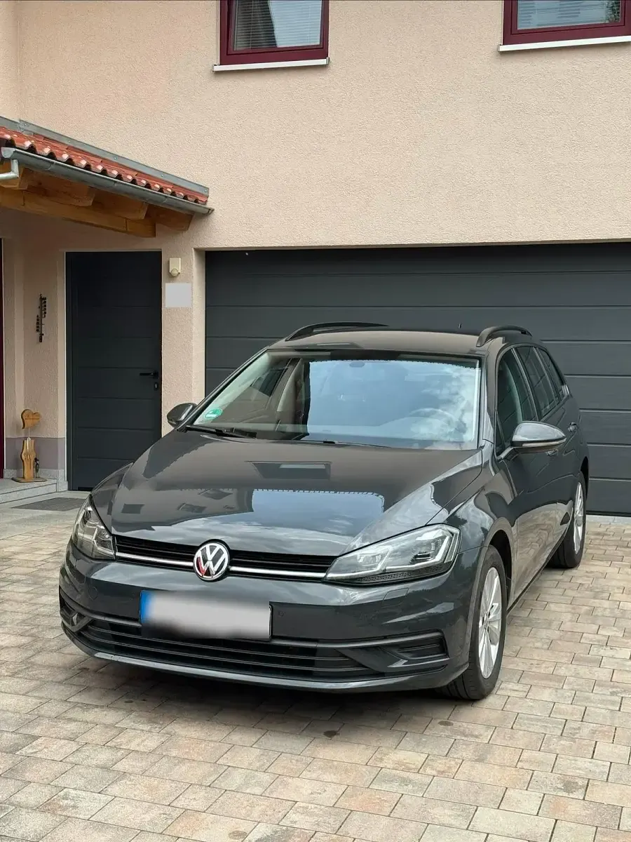 Second-hand VW Golf VII Trendline 116 CP (85 kW) 2017 Gri Break