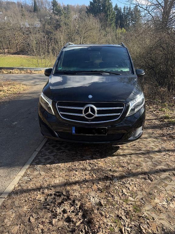 Gebraucht Mercedes V250 Avantgarde Edition 190 PS (139 kW) 2016 Schwarz Van / Kleinbus