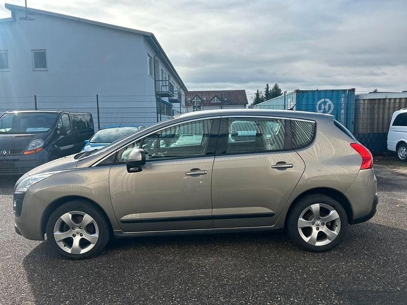 Gebraucht Peugeot 3008 131 PS (96 kW) 2012 Gold Kombi