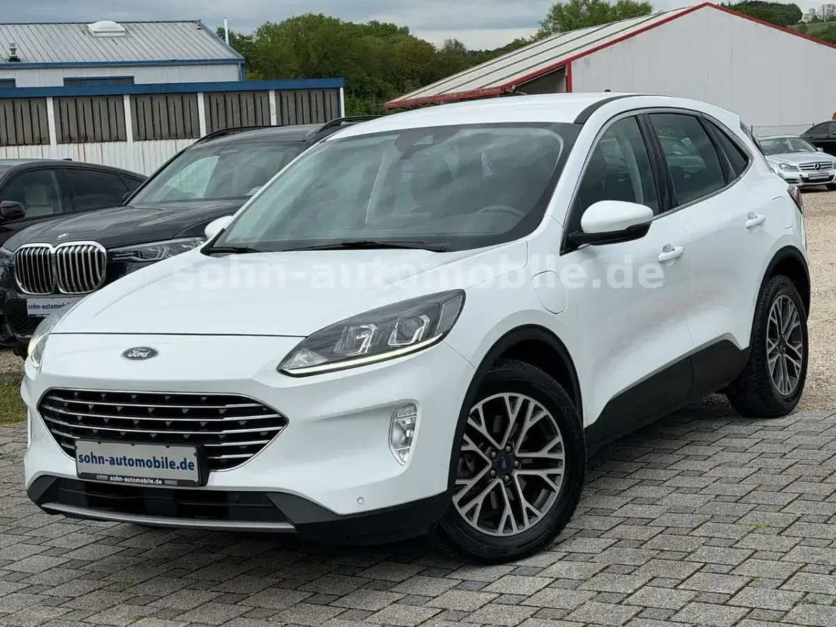 Używany Ford Kuga Titanium 224 KM (164 kW) 2020 Biały SUV