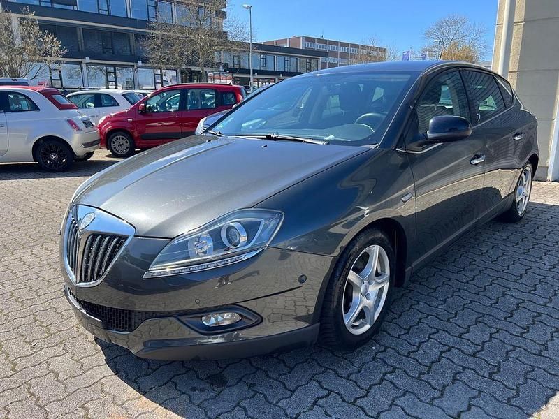 Gebraucht Lancia Delta 120 PS (88 kW) 2010 Grau Kleinwagen